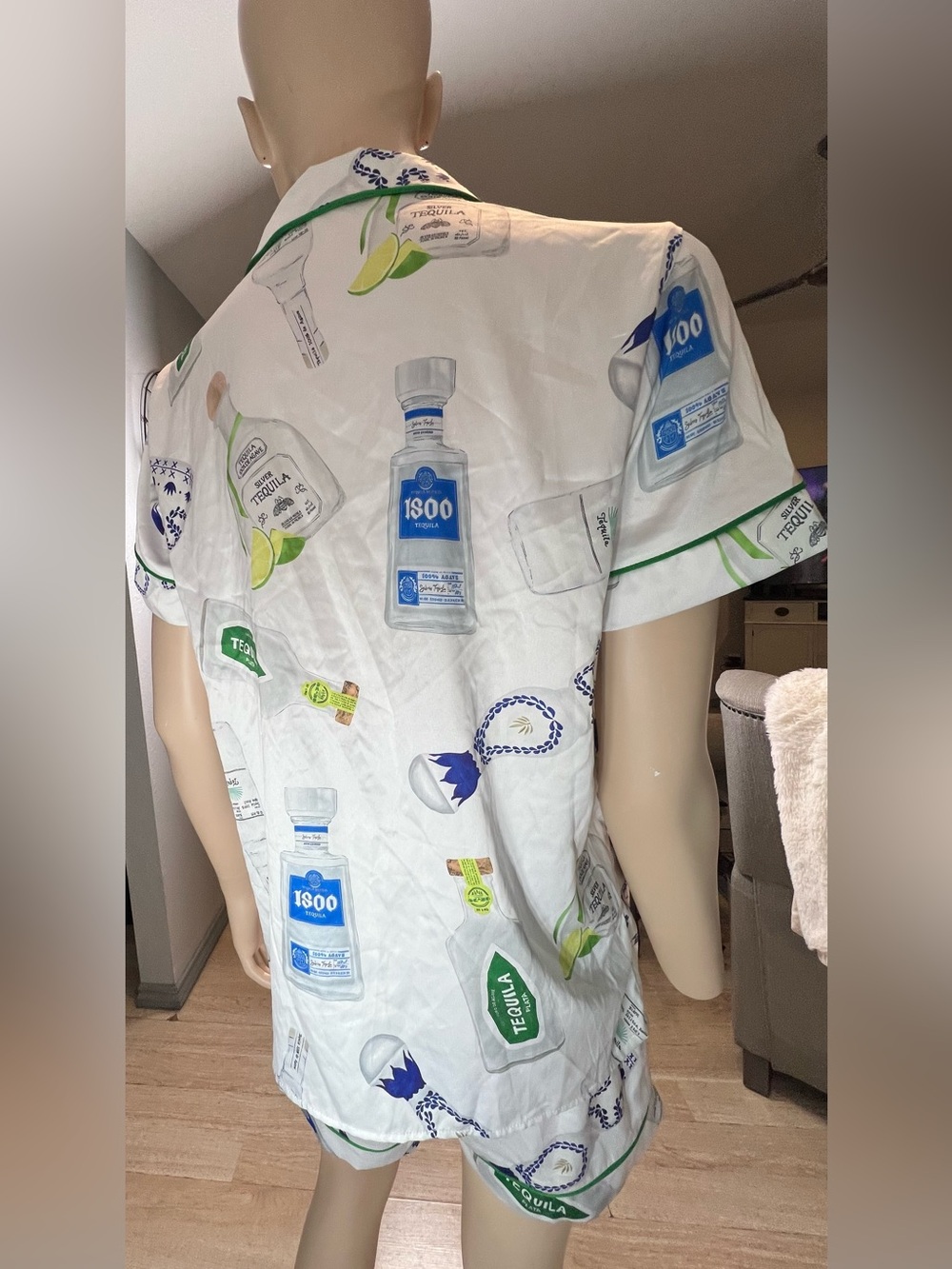 Shirt and shorts pajama set with a tequila theme - Picture 10 of 13